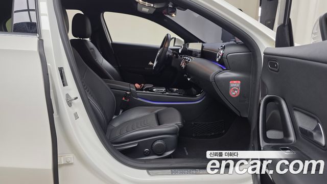 Mercedes-Benz A-Class 2020 — photo 16