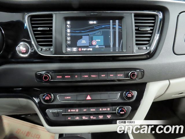 Kia Canival 2018 — photo 13