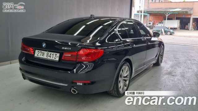 BMW 5-Series 2019 — photo 2