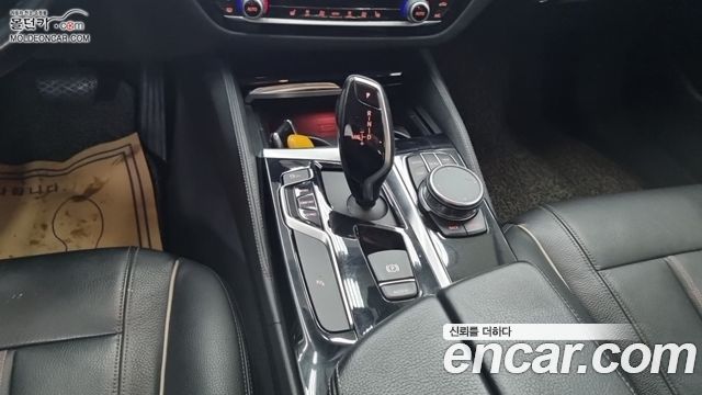 BMW 5-Series 2019 — photo 12