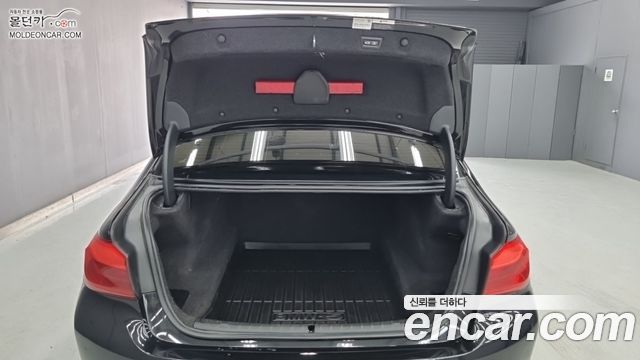 BMW 5-Series 2019 — photo 16