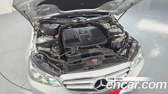 Mercedes-Benz E-Class 2014 — photo 6
