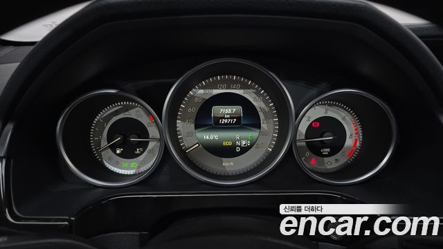 Mercedes-Benz E-Class 2014 — photo 8