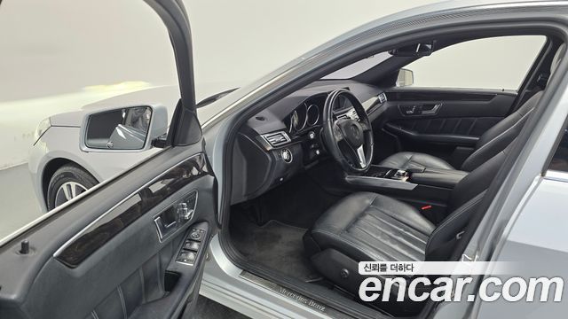 Mercedes-Benz E-Class 2014 — photo 10