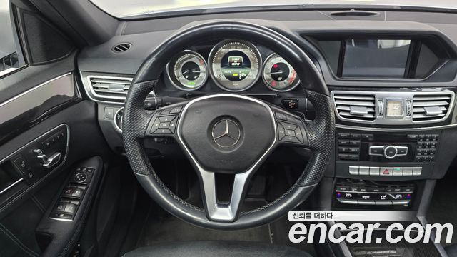 Mercedes-Benz E-Class 2014 — photo 13