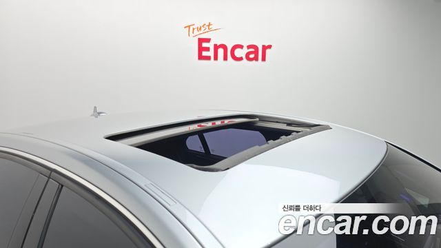 Mercedes-Benz E-Class 2014 — photo 16
