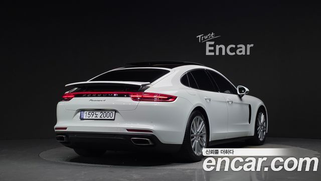 Porsche Panamera 2018 — photo 2