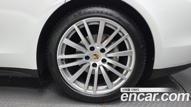Porsche Panamera 2018 — photo 5