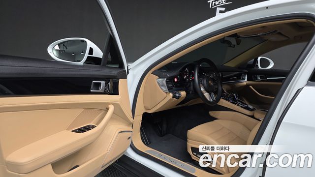 Porsche Panamera 2018 — photo 10
