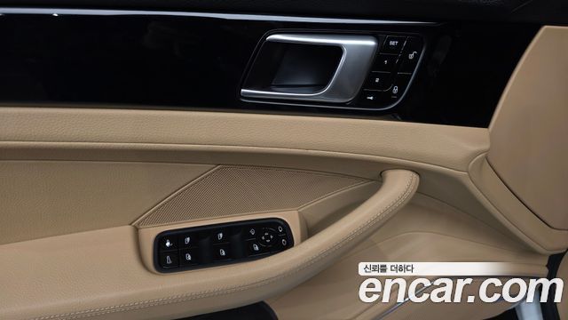Porsche Panamera 2018 — photo 11
