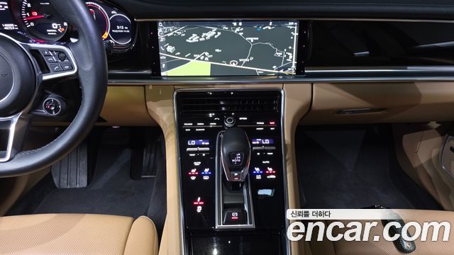 Porsche Panamera 2018 — photo 14