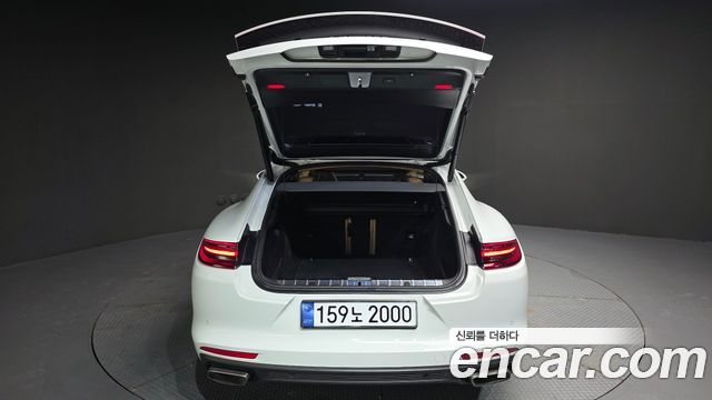 Porsche Panamera 2018 — photo 19