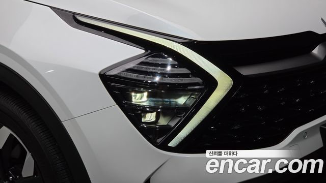 Kia Sportage 2023 — photo 8