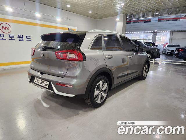 Kia Niro 2018 — photo 5