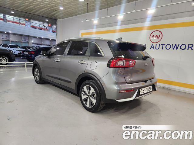Kia Niro 2018 — photo 6