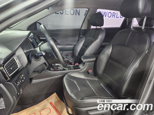 Kia Niro 2018 — photo 14