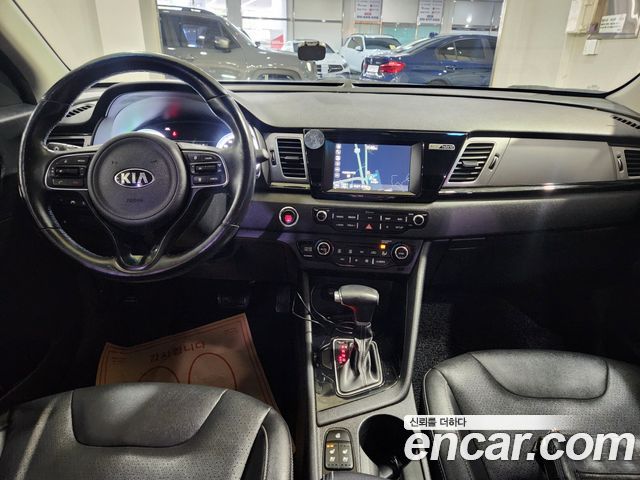 Kia Niro 2018 — photo 16