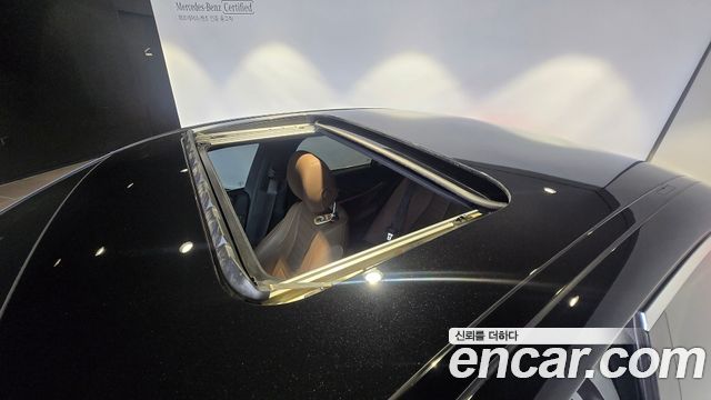 Mercedes-Benz E-Class 2022 — photo 12