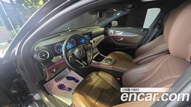 Mercedes-Benz E-Class 2022 — photo 14