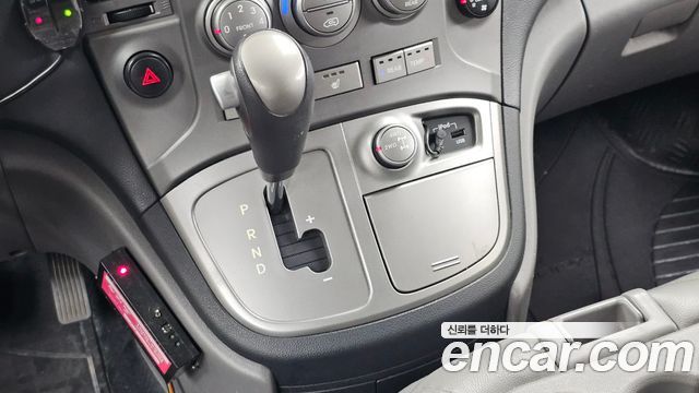 Hyundai Starex 2015 — photo 12