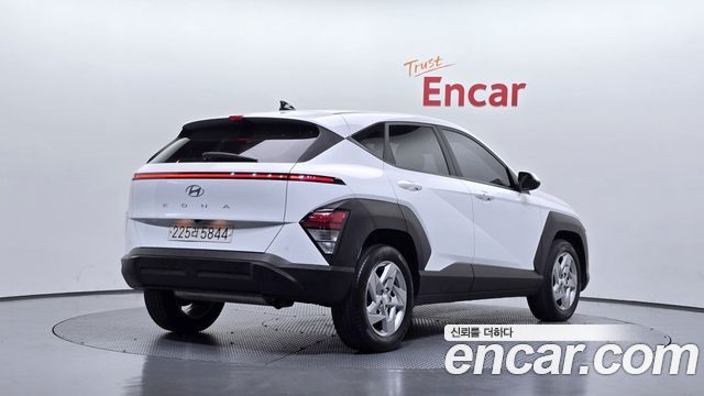 Hyundai Kona 2023 — photo 2