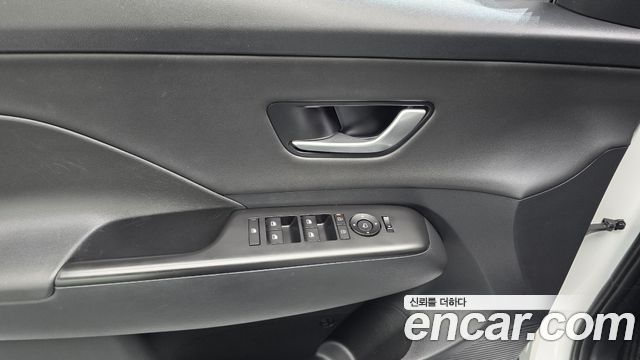 Hyundai Kona 2023 — photo 25