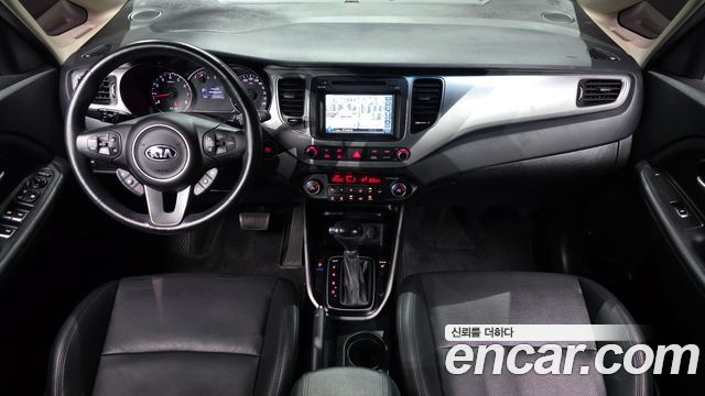 Kia Carens 2015 — photo 10