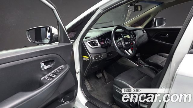 Kia Carens 2015 — photo 13