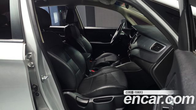 Kia Carens 2015 — photo 18