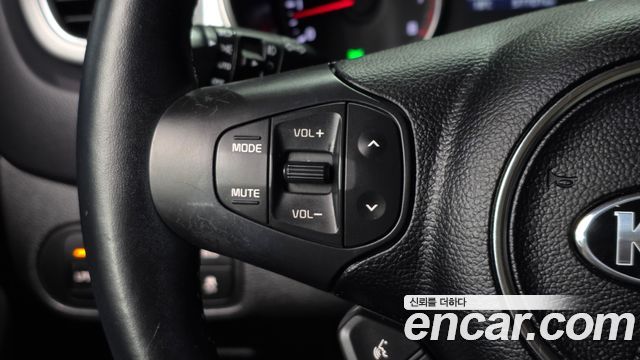 Kia Carens 2015 — photo 20