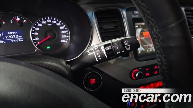 Kia Carens 2015 — photo 24