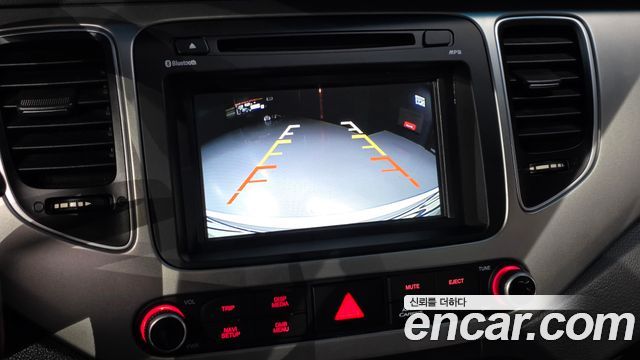 Kia Carens 2015 — photo 26