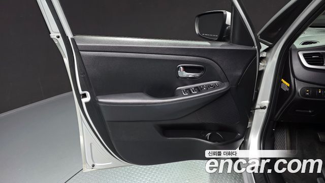 Kia Carens 2015 — photo 14