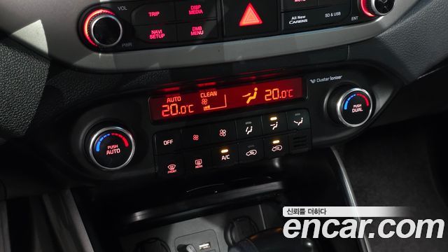 Kia Carens 2015 — photo 28
