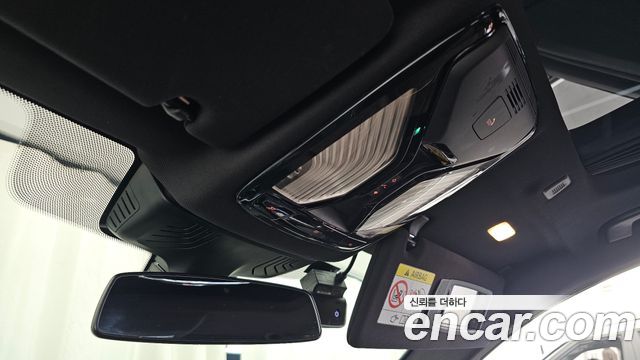 BMW 5-Series 2022 — photo 25