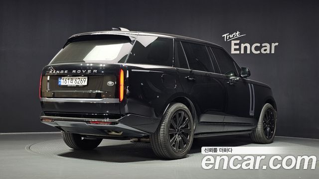 Land Rover Range Rover 2023 — photo 2