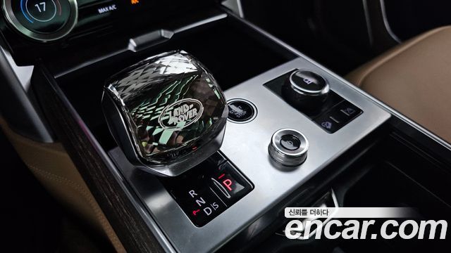Land Rover Range Rover 2023 — photo 12