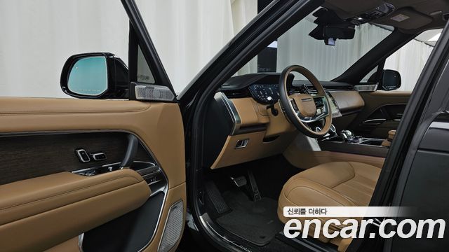 Land Rover Range Rover 2023 — photo 13