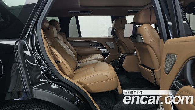Land Rover Range Rover 2023 — photo 17