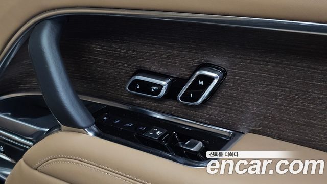 Land Rover Range Rover 2023 — photo 24