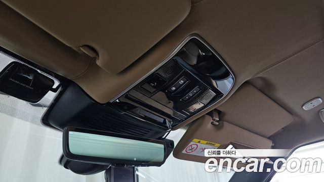 Land Rover Range Rover 2023 — photo 26