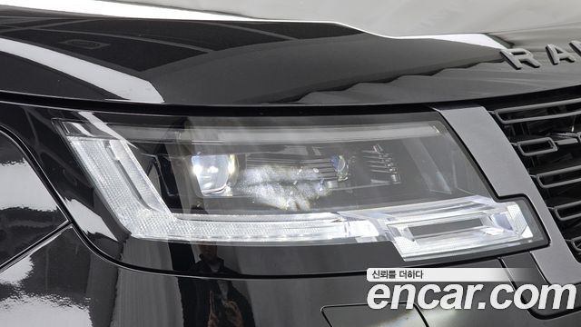Land Rover Range Rover 2023 — photo 8