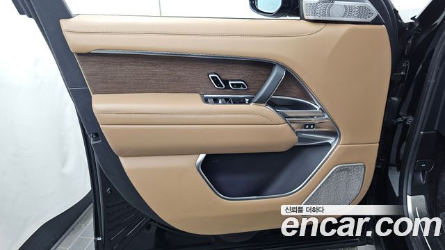 Land Rover Range Rover 2023 — photo 14