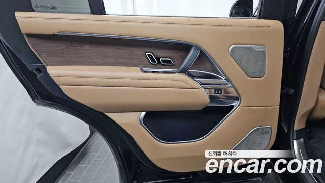 Land Rover Range Rover 2023 — photo 15