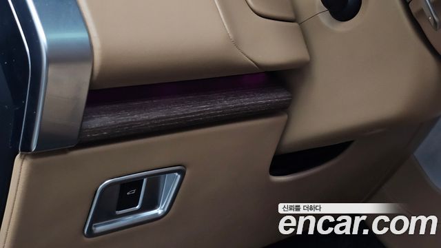 Land Rover Range Rover 2023 — photo 28