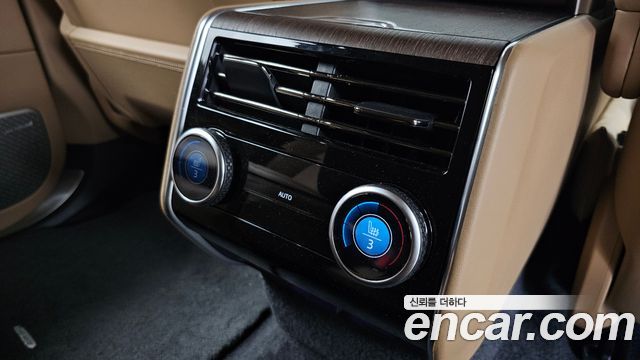 Land Rover Range Rover 2023 — photo 29