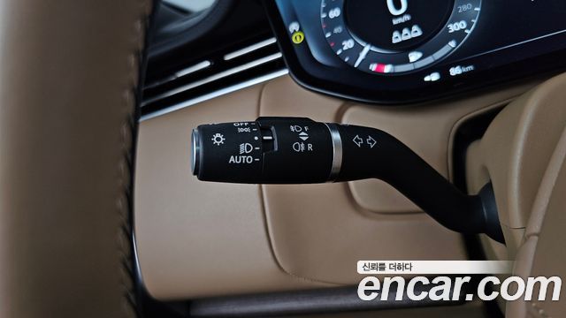 Land Rover Range Rover 2023 — photo 30