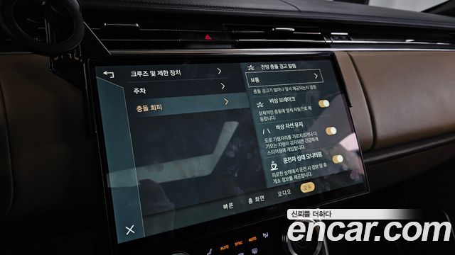 Land Rover Range Rover 2023 — photo 34