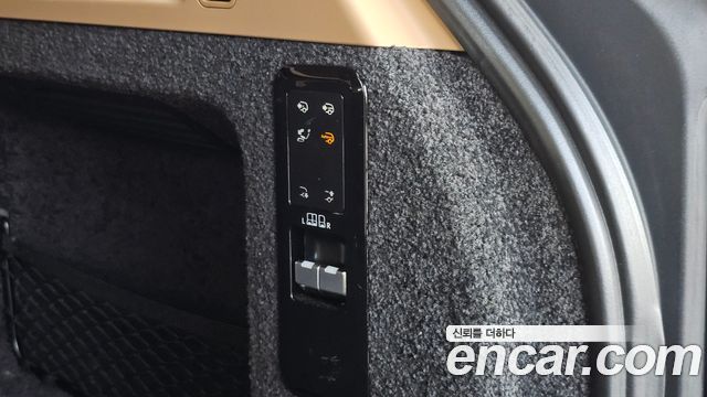 Land Rover Range Rover 2023 — photo 36