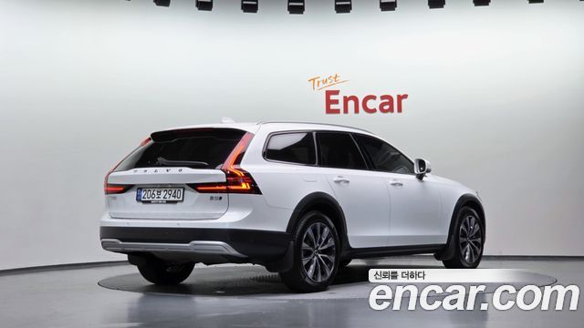 Volvo V90 2024 — photo 2
